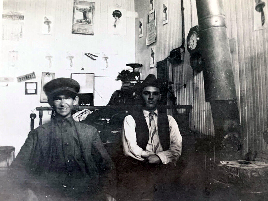 2 Men in a Room 1910s Tulia