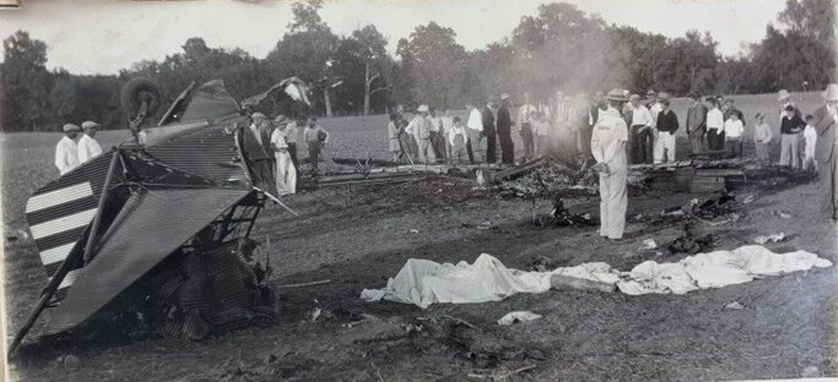 Airplane Crash in Gatesville in 1931