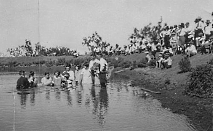 Baptism in Fluvanna in 1916
