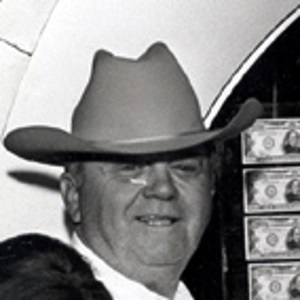 Benny Binion in front of his famous $1 million display