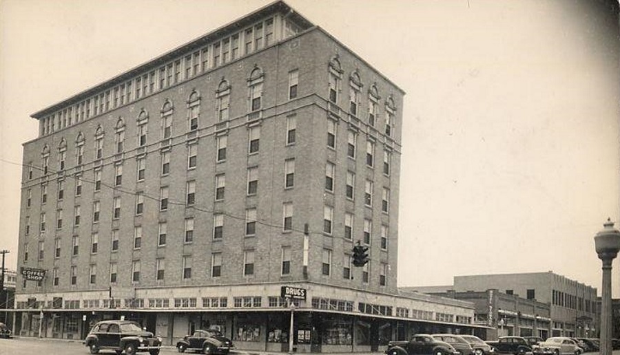 Blue Bonnet Hotel in Sweetwater Texas in 1945