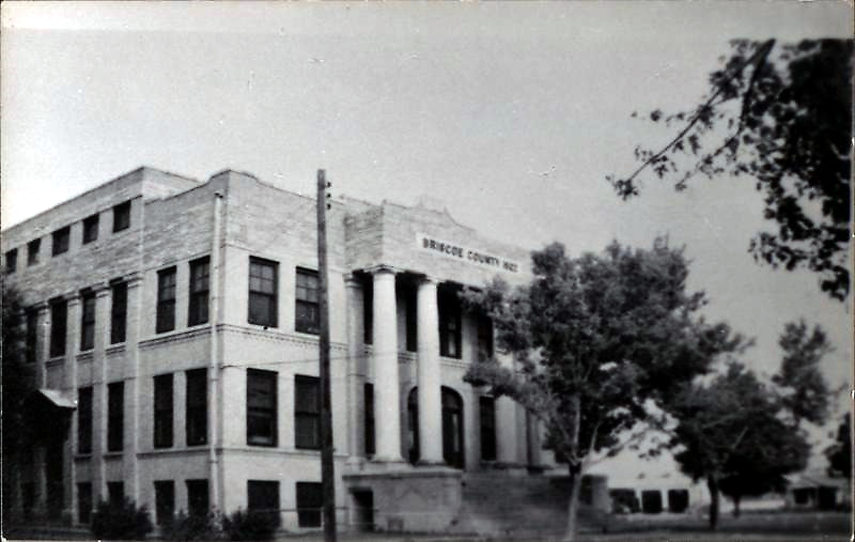 Briscoe County Courthouse