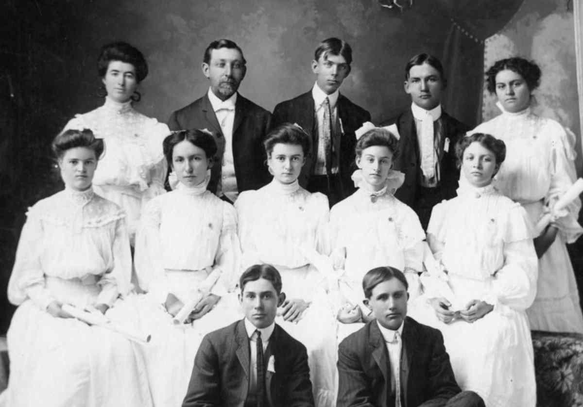 Canyon High School Graduating Class in 1905