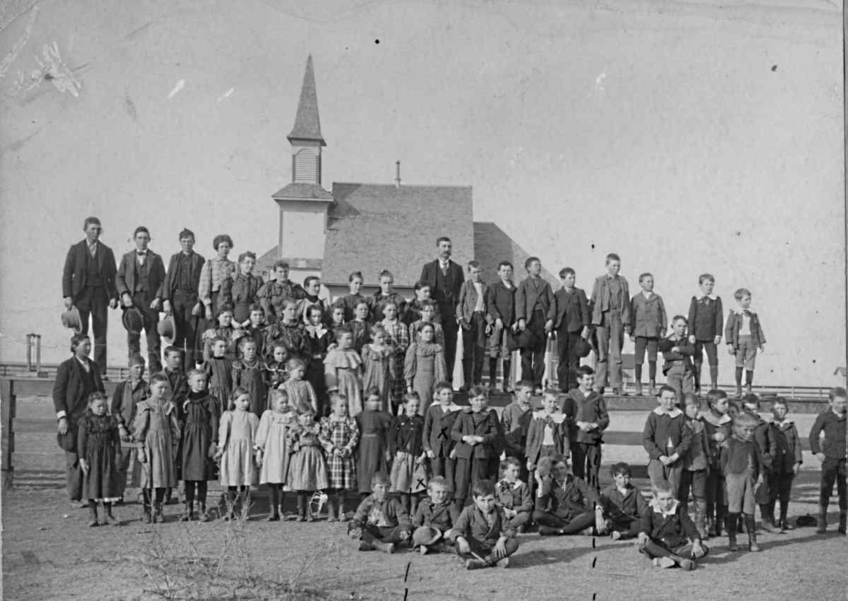 Canyon School Children in 1898
