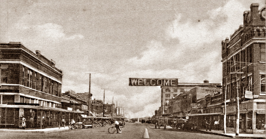 Chadbourne Street Scene San Angelo in 1919