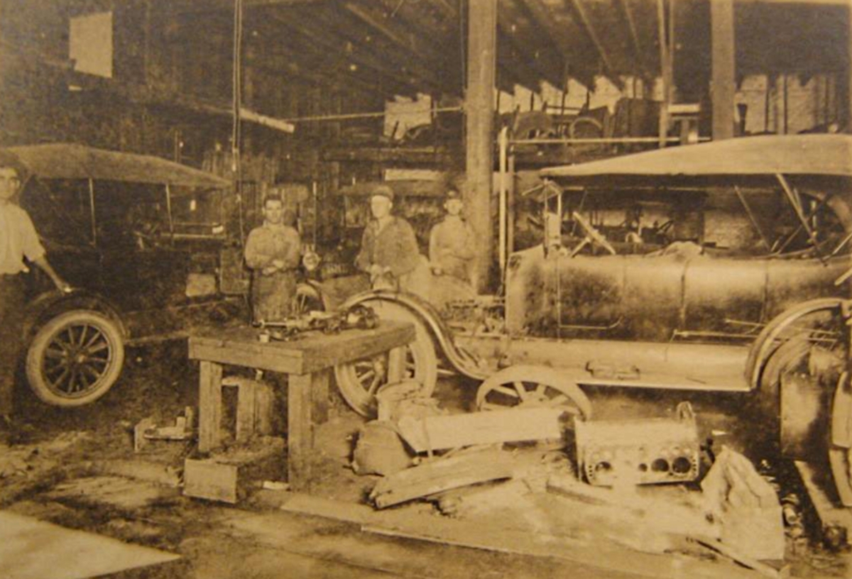 Chevrolet Dealership Mechanics in Quanah in 1920