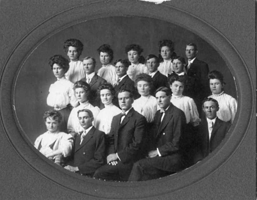 Clarendon College Graduating Class in 1908