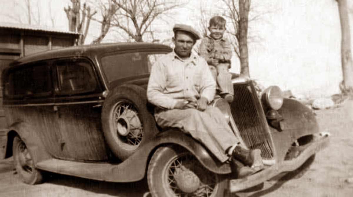 Clyde and Bill Davee in Forsan Texas in 1935