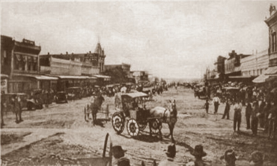 Coleman Parade on Fair Day in 1900's