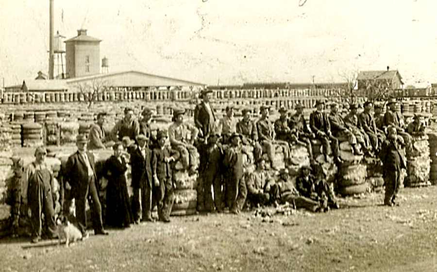 Cotton Compress in Hamlin in 1910