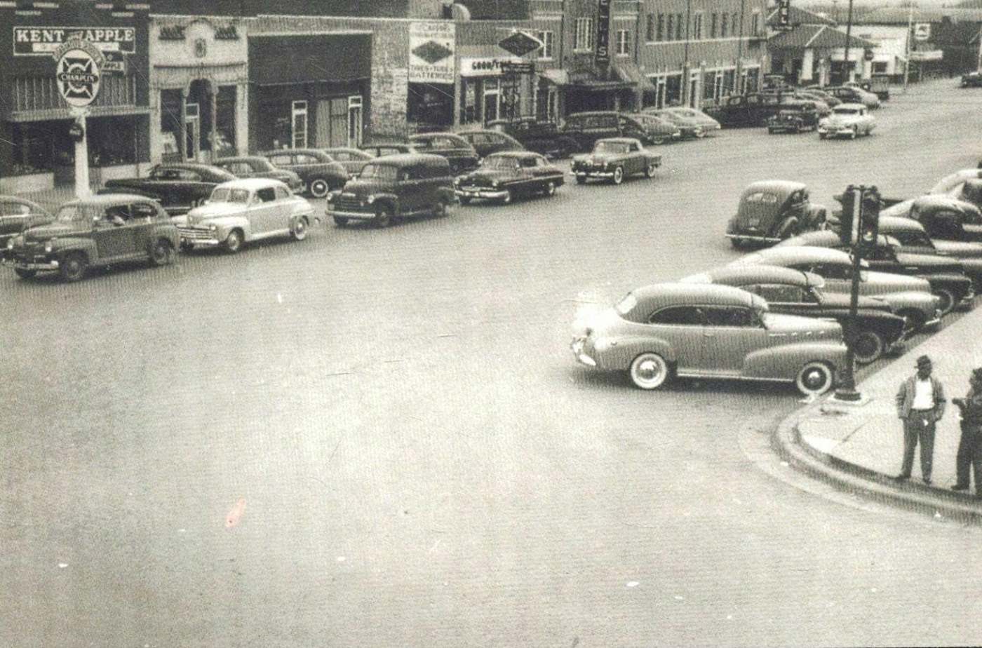 Downtown Perryton in 1940s