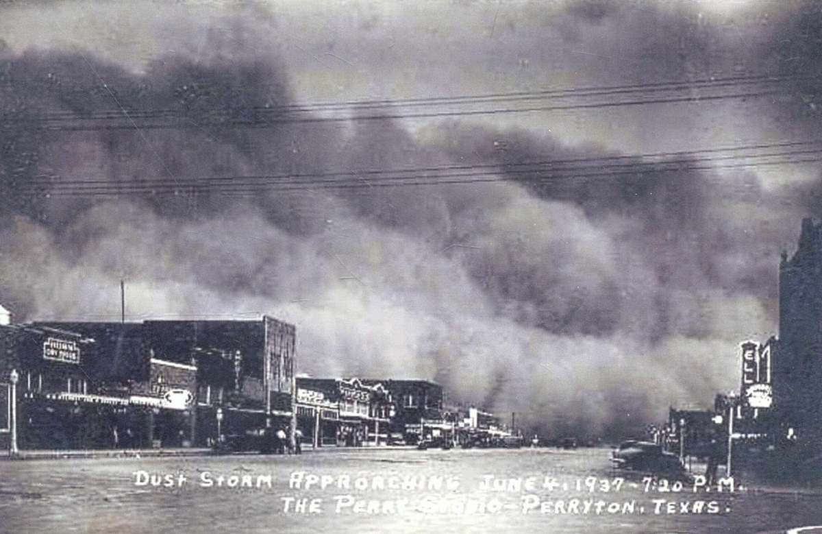 Dust Storm Looms Over Downtown Perryton in 1937