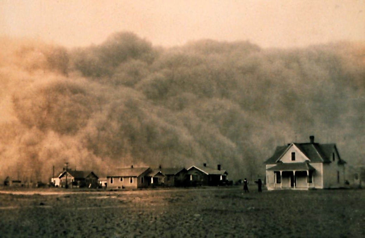 Dust Storm in Stratford on April 14, 1935