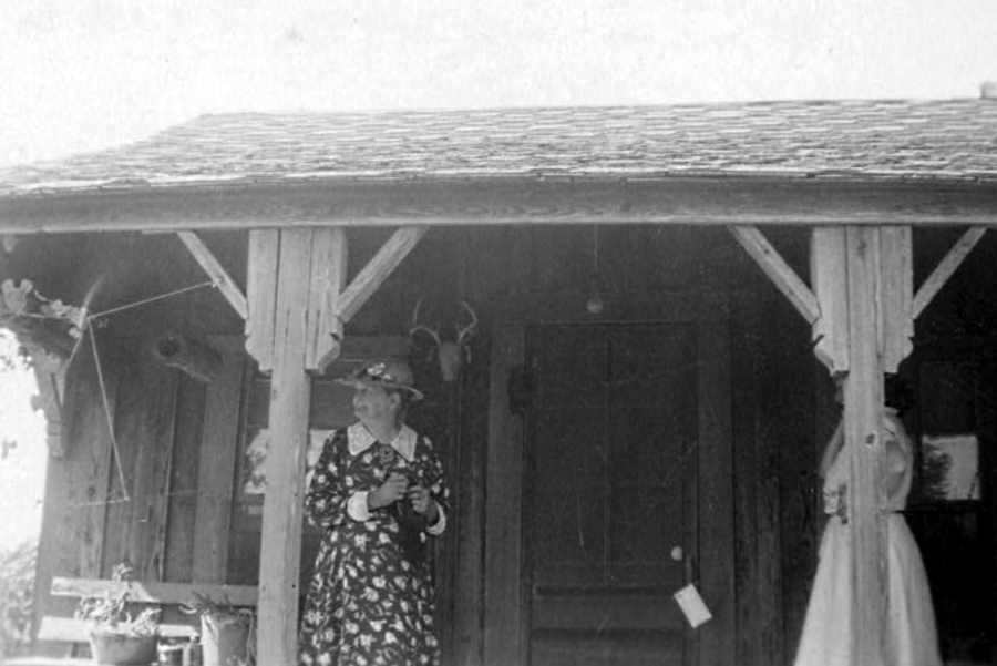Elizabeth Fulks at her home in Stanton 1940