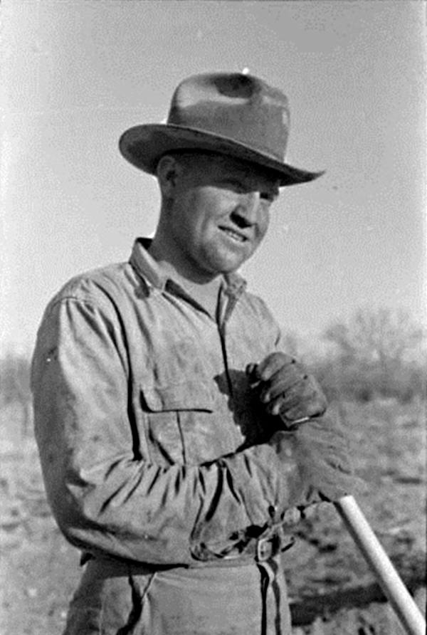 Farmer near El Indio Tx in 1939