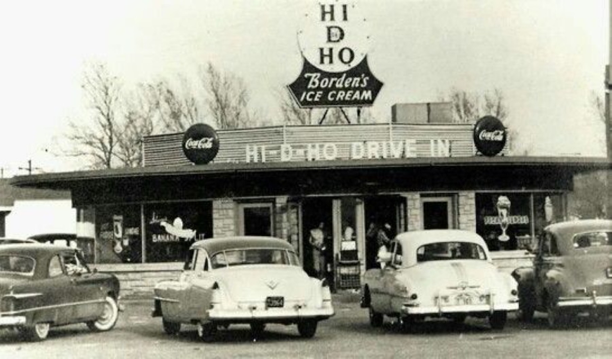 Hi-D-Ho Drive in 1952