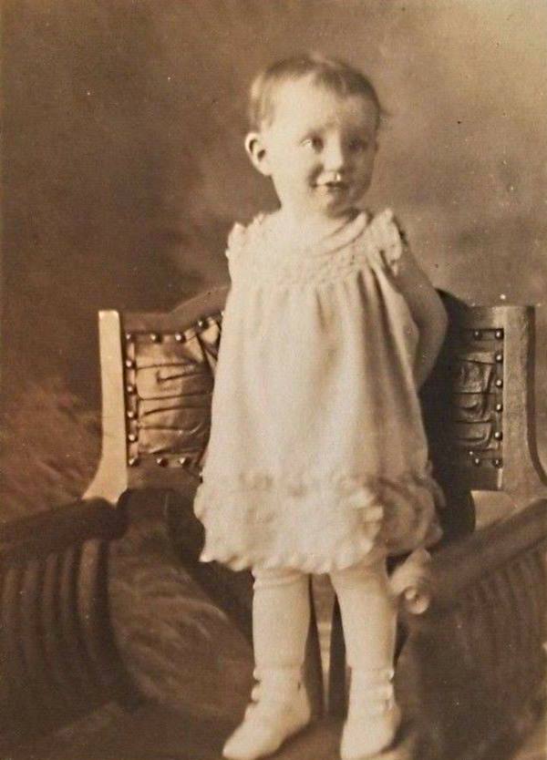 Little Girl in Shamrock Texas in Early 1900s