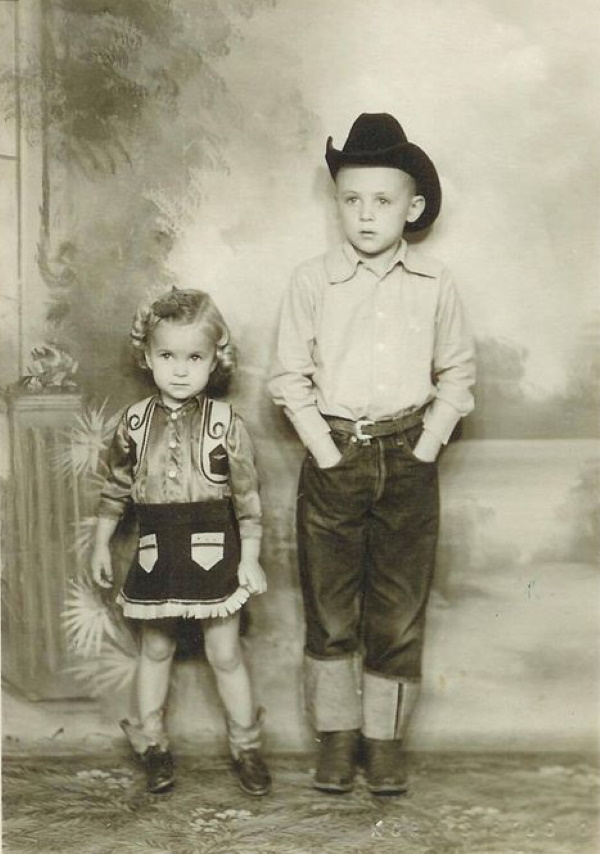Marisue & Teen Burleson 1945