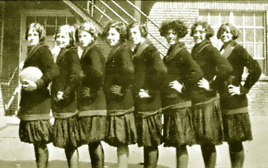Memphis Texas Volleyball Team in 1925