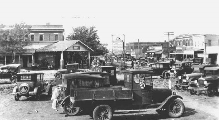Pampa Texas Street Scene in 1926