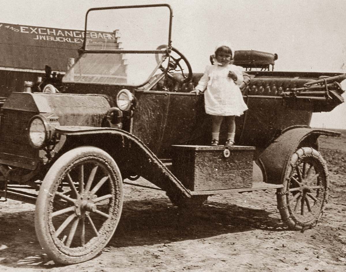 Perryton Texas Child and Car in 1920