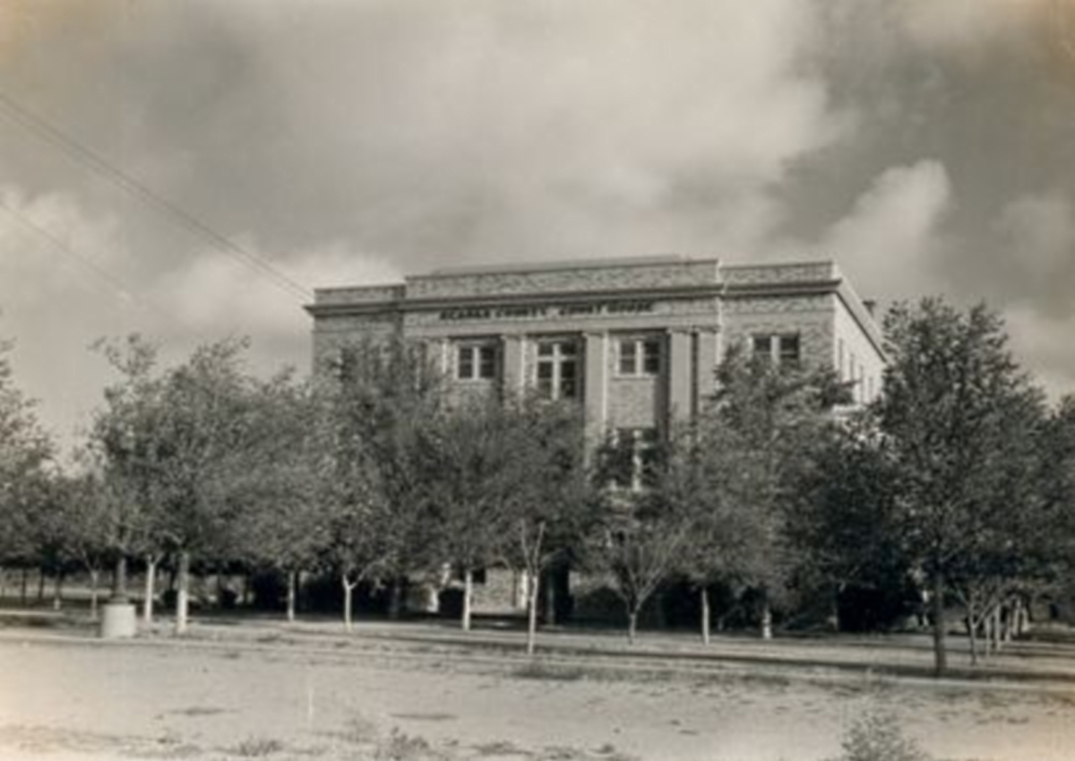 Reagan County Texas  Courthouse in 1939