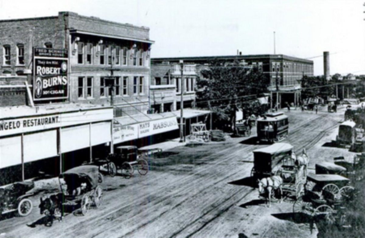 San Angelo Street Scene in 1910