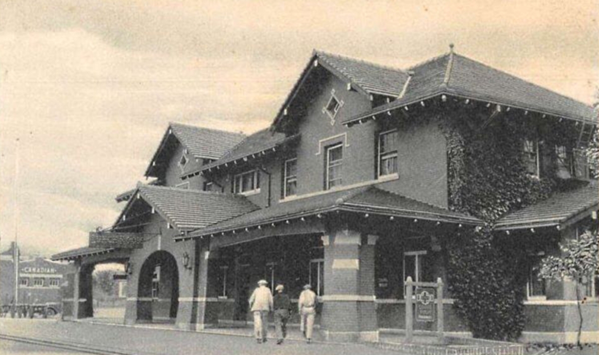 Santa Fe Eating House Canadian in 1920