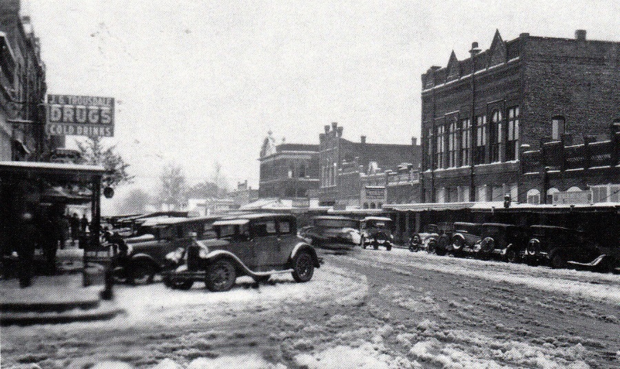 Snowstorm in Smithville Texas in 1920