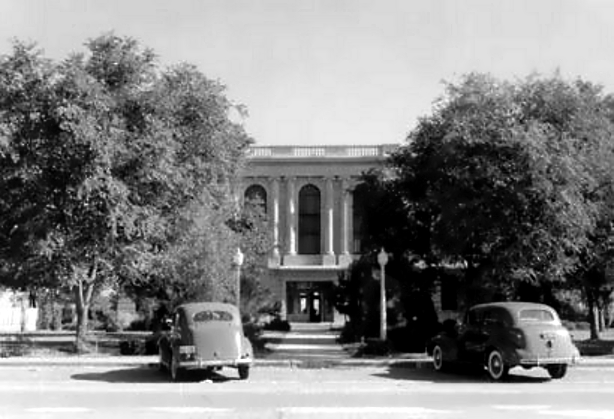 Terry County Courthouse in 1939