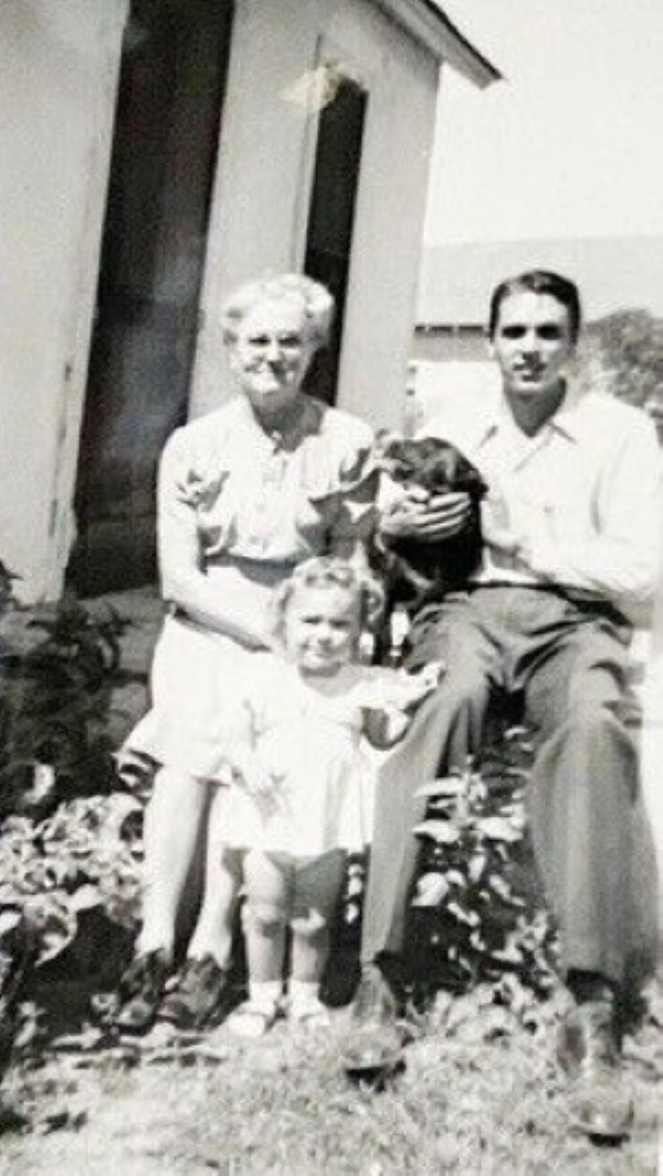 Tulia Family at Home September 1947
