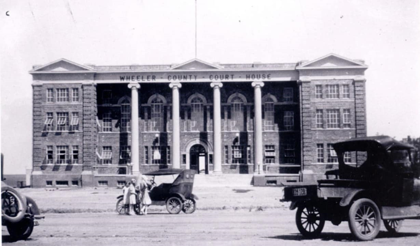Wheeler County Courthouse in 1939