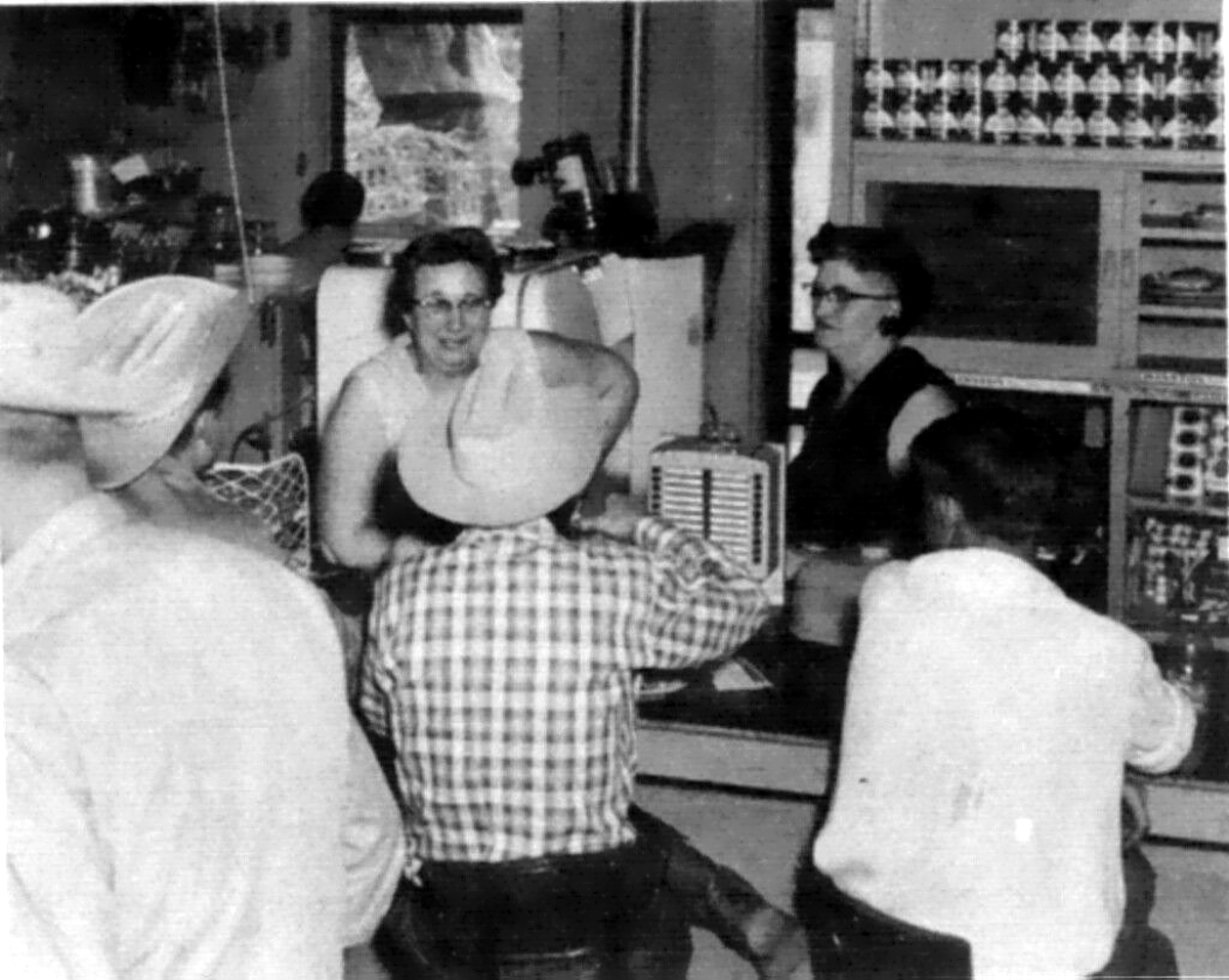 Aunt Haitys Cafe in 1958