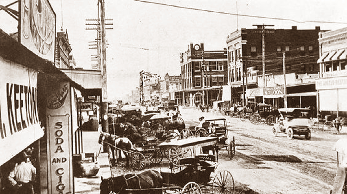 Chadbourne Street in San Angelo in 1910