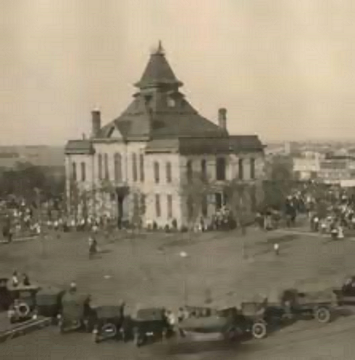 Collingsworth County Courthouse in 1920s