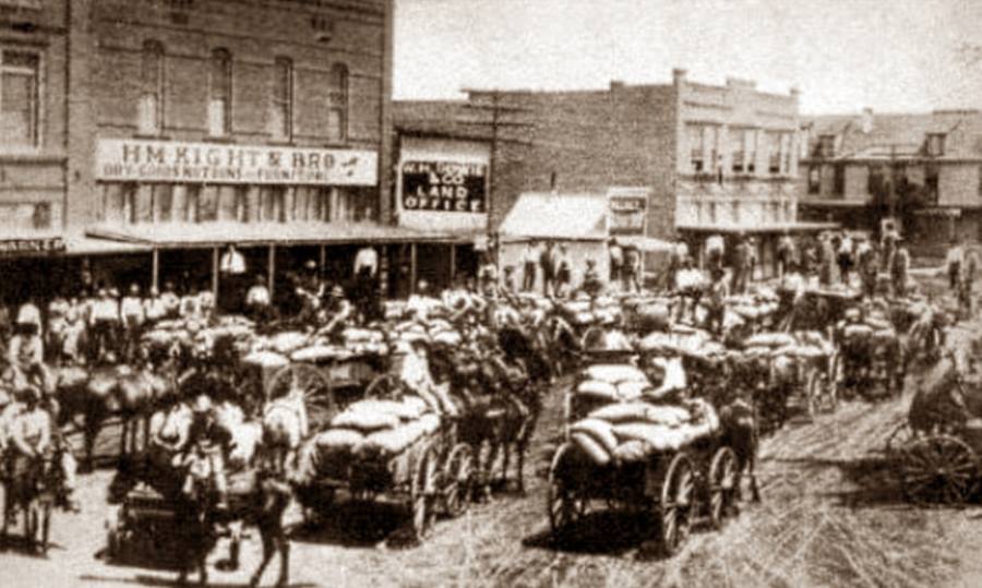 Downtown Claude Texas in 1914