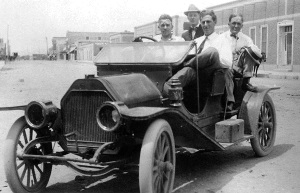 Men in automobile 1910 El Paso Texas